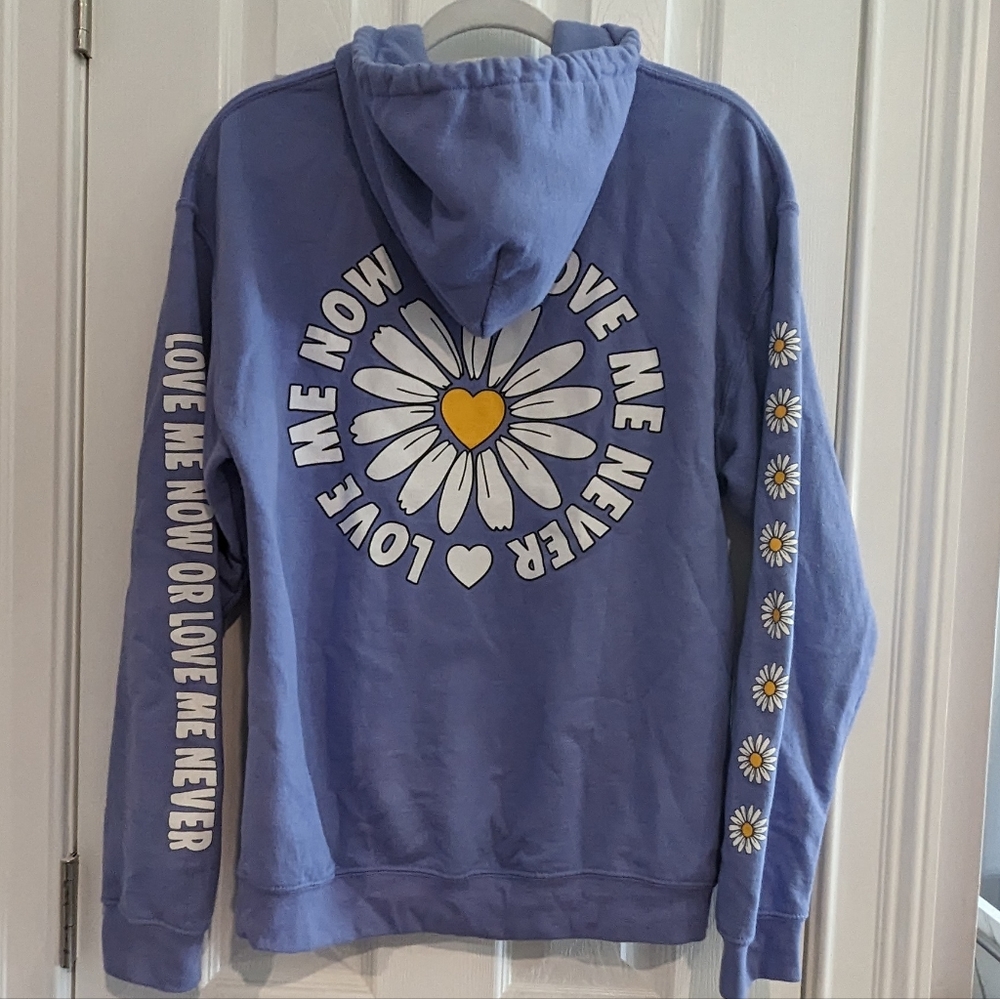 🌼 "Love Me Now or Love me Never" Daisy Hoodie 🌼